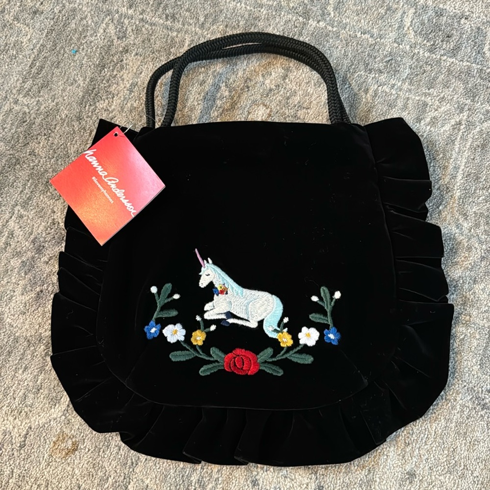 NWT Hanna velvet unicorn embroidered bag/ purse 🦄